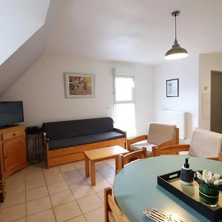 De Charme Au Coeur Des Volcans D'auvergne Avec Jardin Clos Et Acces Pmr - Fr-1-742-251